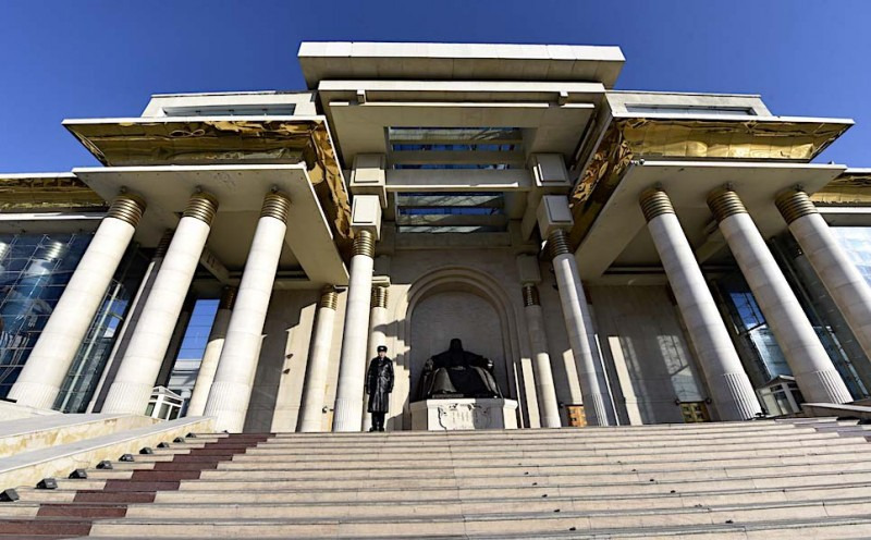 Улаанбаатарт өдөртөө 2 хэм дулаан